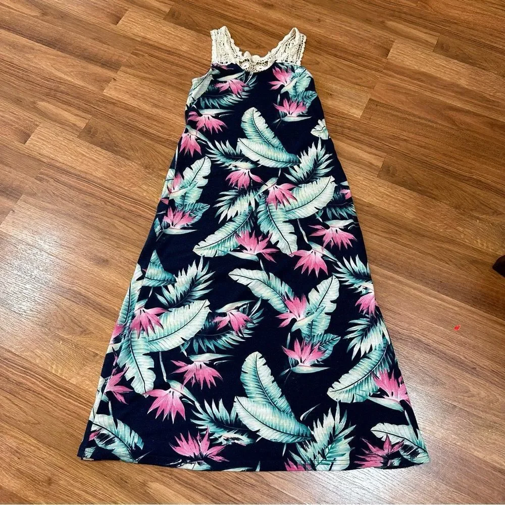 Girls Dress / Romper | Floral & Denim Patterns | Girls  size 7 - Medium